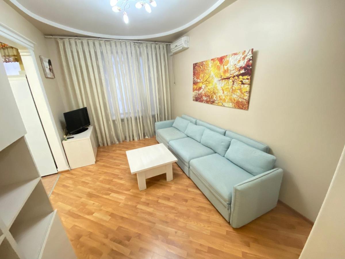 Stefan Cel Mare Apartment With 2 Rooms In The Heart Of คีชีเนา ภายนอก รูปภาพ