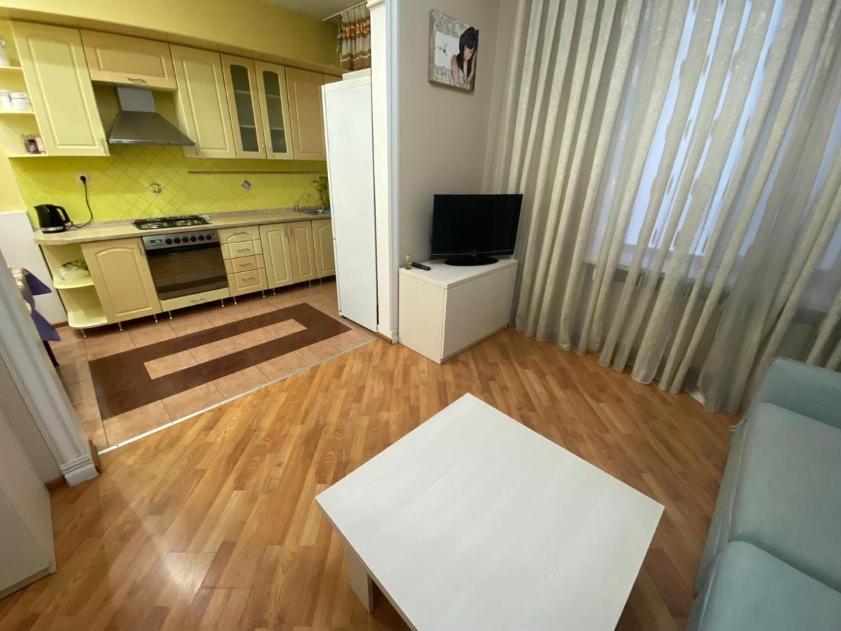 Stefan Cel Mare Apartment With 2 Rooms In The Heart Of คีชีเนา ภายนอก รูปภาพ