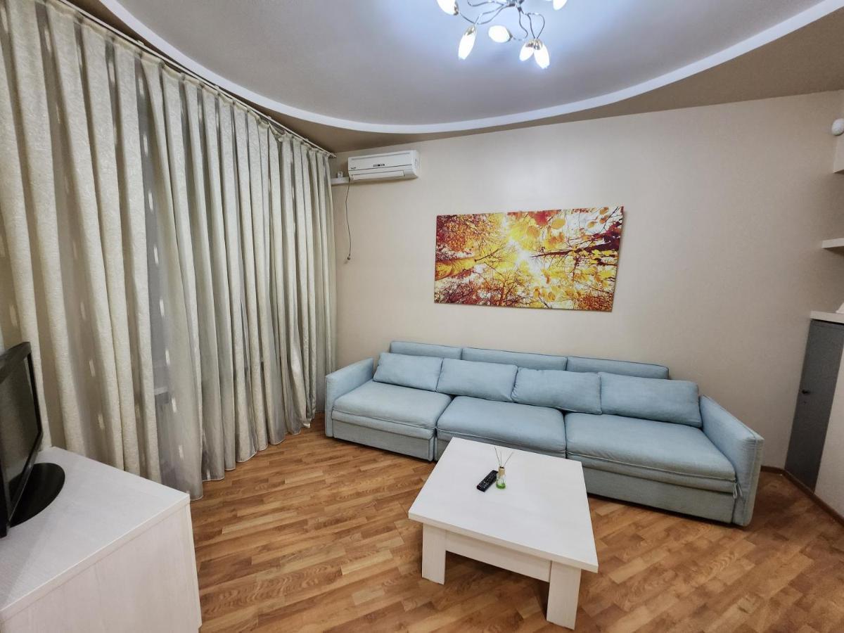 Stefan Cel Mare Apartment With 2 Rooms In The Heart Of คีชีเนา ภายนอก รูปภาพ