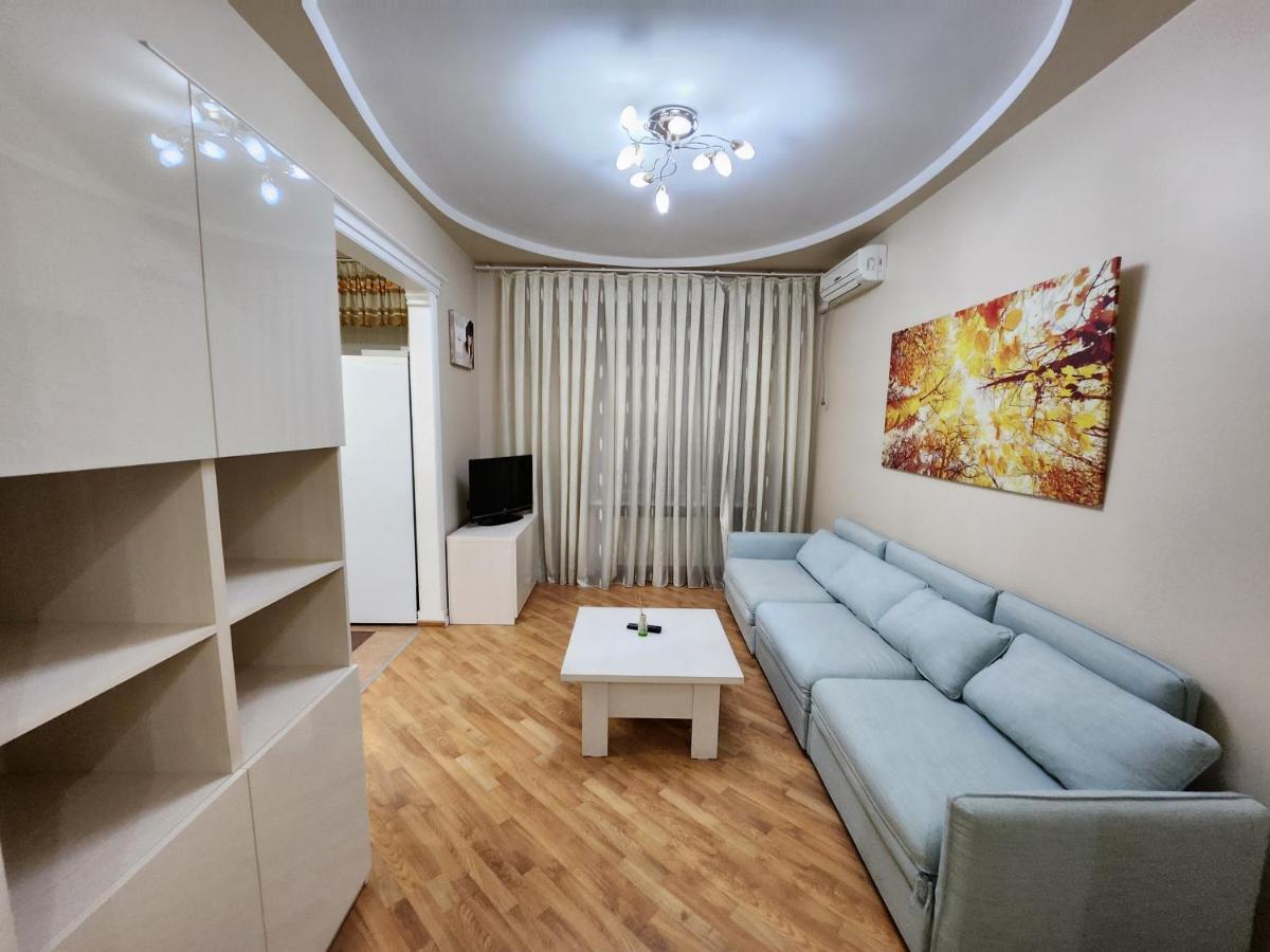 Stefan Cel Mare Apartment With 2 Rooms In The Heart Of คีชีเนา ภายนอก รูปภาพ