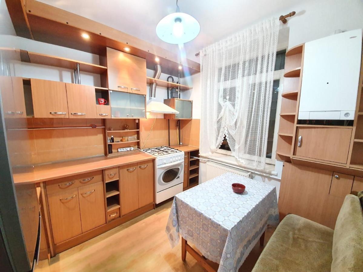 Stefan Cel Mare Apartment With 2 Rooms In The Heart Of คีชีเนา ภายนอก รูปภาพ